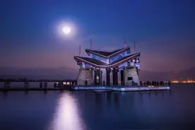 月城西昌 | “浮夸”的王祖蓝这次不浮夸 西昌的月亮真的很大、很圆！图片