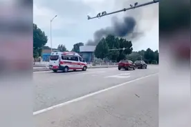 烟台一废弃仓库起火，区应急：已前往救援视频封面
