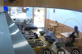 在面店捡到一部手机，男子还了回去，还是被温州警方刑拘，为何？图片