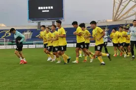 全运会U18男足比赛揭开战幕，湖北队首战0：2不敌重庆队图片