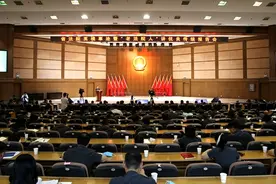 湖南高院举行英模事迹暨“老法院人”讲优良传统报告会图片