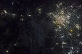 聂海胜从太空拍的北京夜景绝了 网友：宇宙景房多少钱一晚？图片