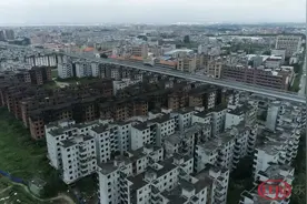 近5千套房废了！广州烂尾30年“鬼城”最新航拍流出图片