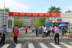 龙岗职校开学，校长鼓励学生立志当能工巧匠、追梦时代图片