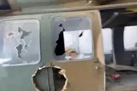 美军如何摧毁留在喀布尔机场武器装备？在“黑鹰”舱门上凿个大洞图片