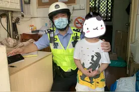 奶奶第一天送孩子上学，虽做足“功课”但还是送错了学校图片