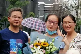写给女儿十几封信，这位父亲好渴望收到一封回信图片