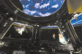 国际空间站“曙光”号舱内发现裂缝图片