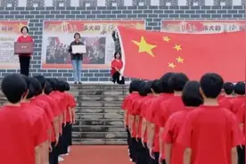 为孩子扣好人生第一粒扣子图片