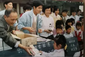年逾古稀，初心永向党图片