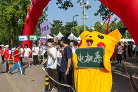 清华大学3800余本科新生今日报到，多名自强少年圆梦清华图片