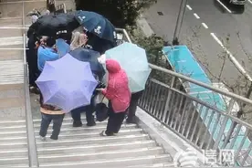青岛地铁贴心服务整个夏天 争做让人安心的“定心丸”图片