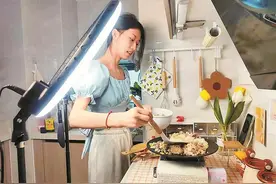 “房子是租的，但生活是自己的”深圳独居Vlog掀起圈粉热潮图片