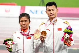 东京残奥会｜刘翠青获得女子200米T11级金牌图片