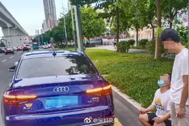 车主招手求助，铁骑紧急护送图片