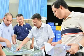 尹平调研推动江南区重大项目建设图片