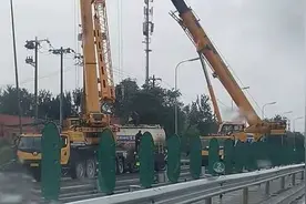壹现场丨北京东五环一罐车发生事故 堵死早高峰图片