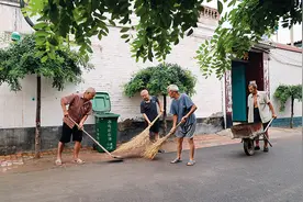 瞭望 | 河北四老汉义务扫街三十年，“扫”出一个雷锋村图片