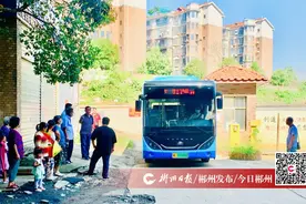 杨家坪片区的17路公交车线路终于恢复了图片