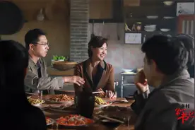 央视热播剧《花开山乡》，她深情献唱主题曲图片