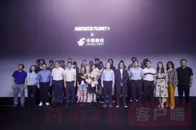 SS22中国国际时装周｜“豫邮未尽”，河南本土潮牌怪诞星球携手中国邮政出圈亮相图片