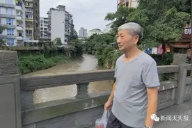 白发老人千里迢迢到乐山，只为找一张这样的照片……图片