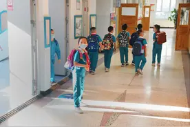 图说开学第一天① | 同学，我的教室跑哪儿去了？图片