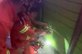 龙湾消防打开快递柜，“取”出了一个1周岁男孩图片