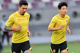 足球——世预赛：中国队对阵日本队图片