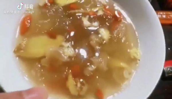 银耳炖花胶的功效和作用及食用方法 2026年银耳炖花胶的功效和作用及食 银耳炖花胶的功效和作用及食用方法 2026年银耳炖花胶的功效和作用及食