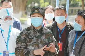 “人民英雄”陈薇：闻令即动 不负使命图片
