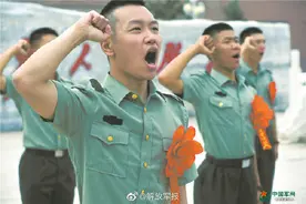 千言万语，凝成一声珍重：再见，战友图片