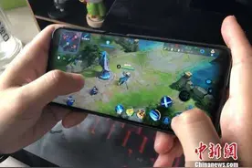 未成年人网游防沉迷一周了，有人崩溃大哭，有人租号再战图片