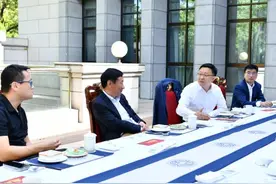 芜湖市领导请企业家和社会各界吃早饭，这种新闻为啥点击量能破300万？图片
