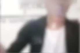 主播为赚流量往嘴里放鞭炮！举报一次开一个小号图片