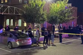 美国堪萨斯州突发枪击事件，造成1人死亡7人受伤图片
