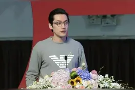 胡歌寄语上戏学弟学妹：学校是培养艺术家的地方，不是培养明星和偶像的梦工厂图片