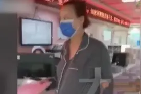 妻子生完孩子大步走出产房，丈夫：生产太顺给娃起名“溜溜”视频封面