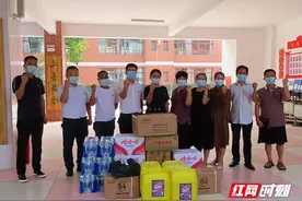 机场社区向崇实南校机场校区捐赠防疫物资助力复学图片