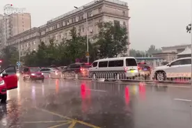 一早被雷声“炸”醒！北京早高峰迎疾风劲雨，多图直击图片