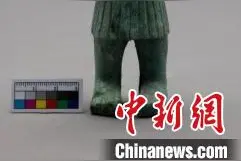 三星堆发现神似奥特曼、诸葛亮的青铜人像图片