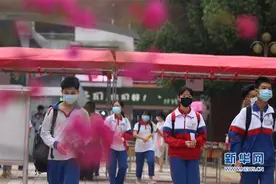 “一对一”家教违规学科类培训如何治？专家：需网格化监管图片