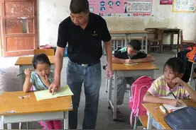 百色大山里的“夫妻学校”：两人身兼数职，守护着32个娃图片