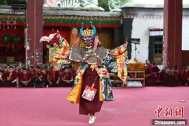 国家级非遗 西藏扎什伦布寺举行传统跳神活动图片