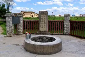 毛泽东带领干部群众开挖的这口水井，至今还能使用图片