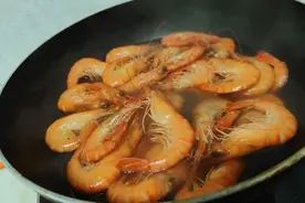 我家做水煮虾就用这个方法，解馋又营养图片