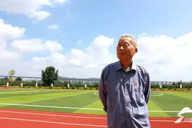 一生清贫 桃李三千 68年捐款百万的布鞋校长：沂蒙老区人民的恩情永远报答不完图片
