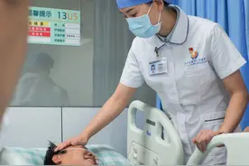 东莞护士读研：12年前中专学历，12年后硕士毕业图片