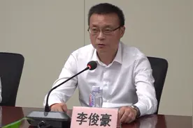 两个维度构建新城交通体系，推进上海交通基础设施规划建设视频封面