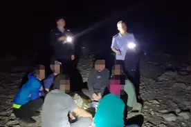 宁夏一对父子上山，儿子滚落崖底受伤！民警紧急救援图片